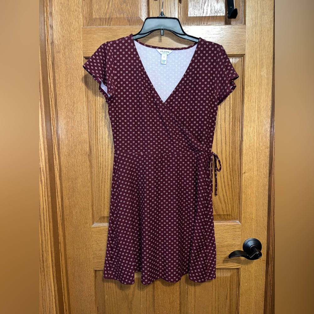 Maroon dress wrap dress with little pink flowers
Size M